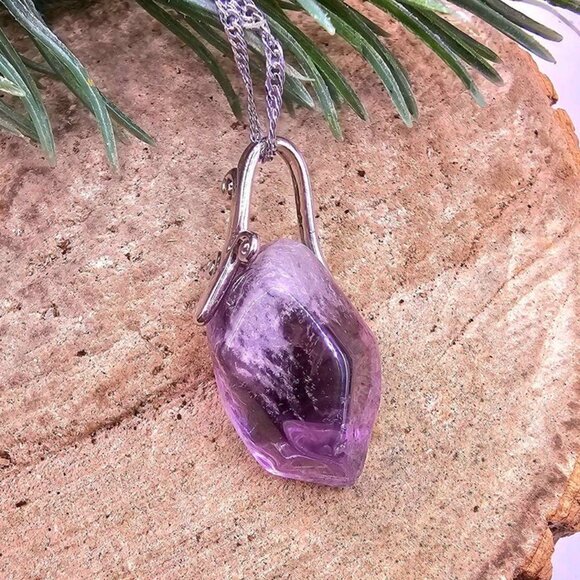Nature Lavender Amethyst Polished Tooth Silver Leaf Pendant Necklace - Picture 4 of 10